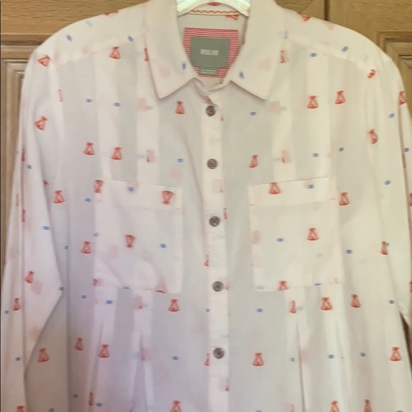 Button up shirt - Picture 2 of 6